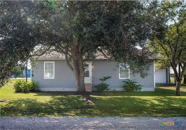 Photo 2 of Single family home for sale at 21 Mollnar Dr, Palacios, TX 77465 | MLS# 618531 | Listing updated on 2026-08-26