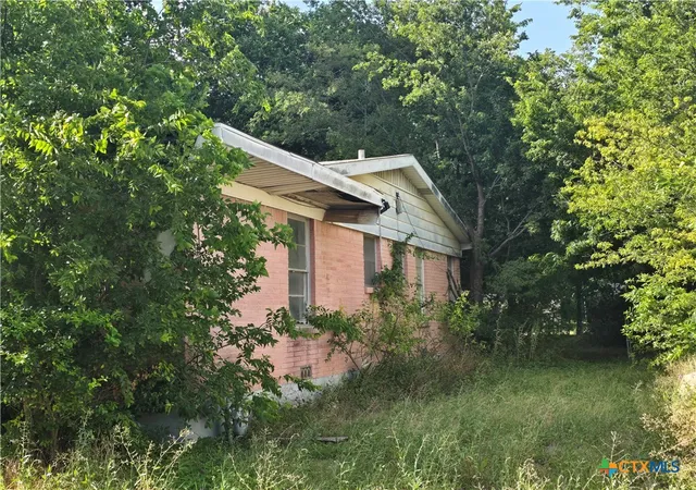 Photo 3 of Single family home for sale at 1705 Wood Ave, Killeen, TX 76541 | MLS# 618559 | Listing updated on 2026-08-31