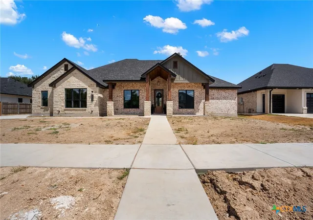 Photo 1 of Sale Pending at 1112 Fairfax Dr, Temple, TX 76502 | MLS# 618528 | Listing updated on 2026-10-04