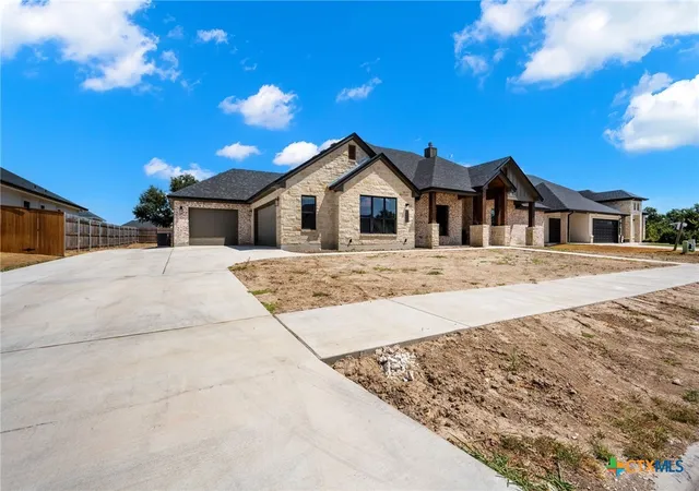 Photo 2 of Sale Pending at 1112 Fairfax Dr, Temple, TX 76502 | MLS# 618528 | Listing updated on 2026-10-04