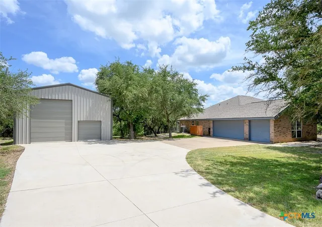 Photo 1 of Single family home for sale at 299 White Oak Dr, Killeen, TX 76549 | MLS# 618172 | Listing updated on 2026-08-27