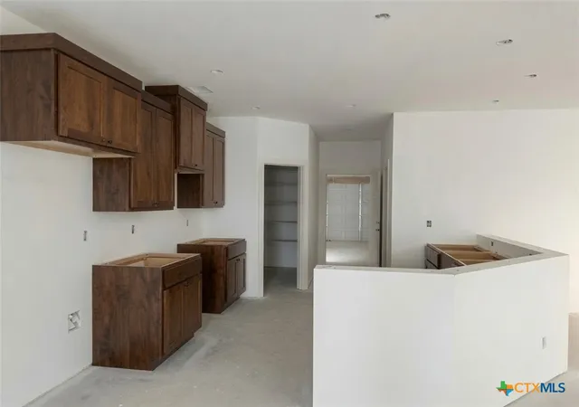 Photo 3 of Single family home for sale at 2557 Tin Barn Blf, Belton, TX 76513 | MLS# 618594 | Listing updated on 2026-09-04