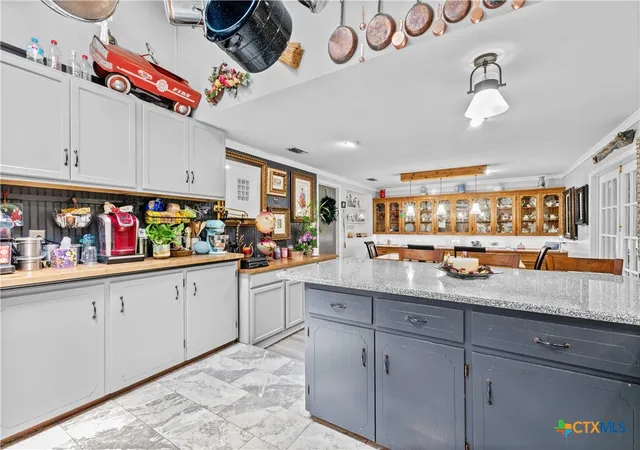 Photo 2 of Single family home for sale at 205 Live Oak Dr, Harker Heights, TX 76548 | MLS# 618155 | Listing updated on 2026-09-28
