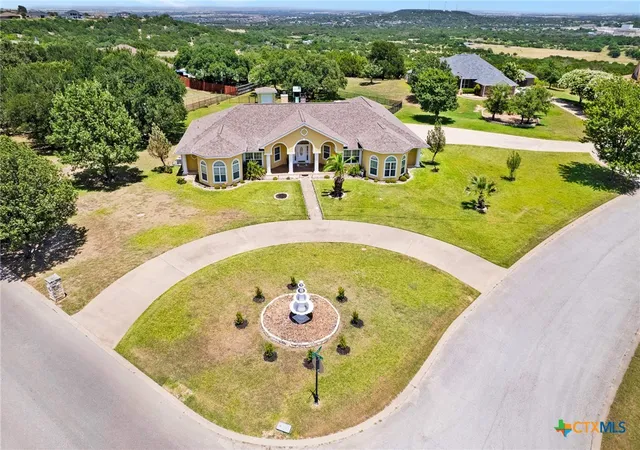 Photo 3 of Sale Pending at 348 Skyline Dr, Copperas Cove, TX 76522 | MLS# 618683 | Listing updated on 2026-09-11
