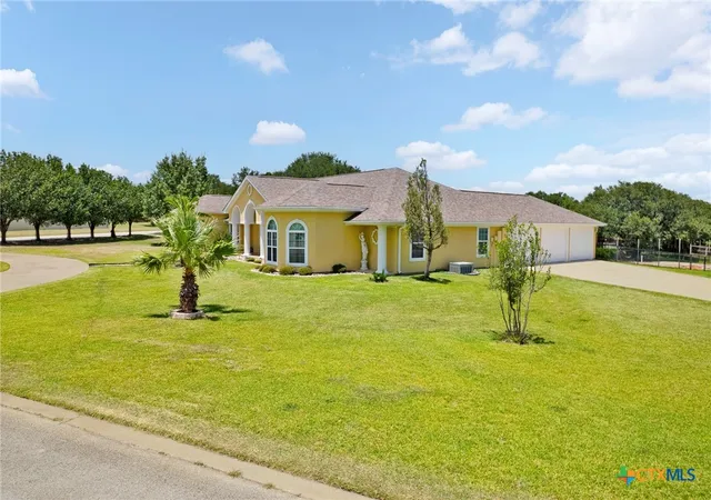 Photo 4 of Sale Pending at 348 Skyline Dr, Copperas Cove, TX 76522 | MLS# 618683 | Listing updated on 2026-09-11