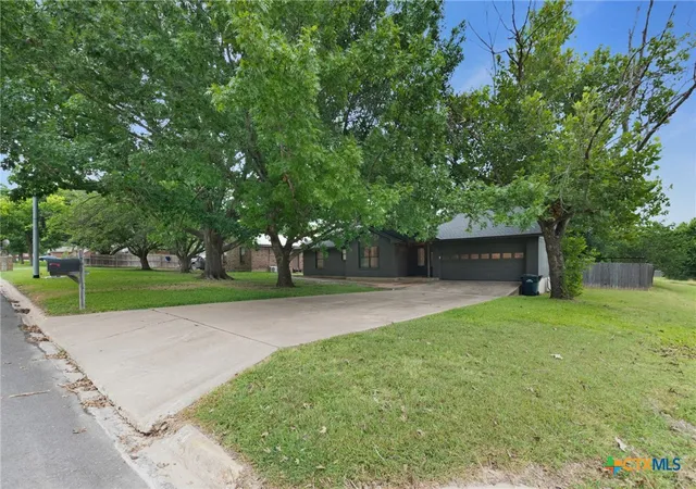 Photo 2 of Single family home for sale at 1501 Wofford Dr, Burnet, TX 78611 | MLS# 618698 | Listing updated on 2026-09-03