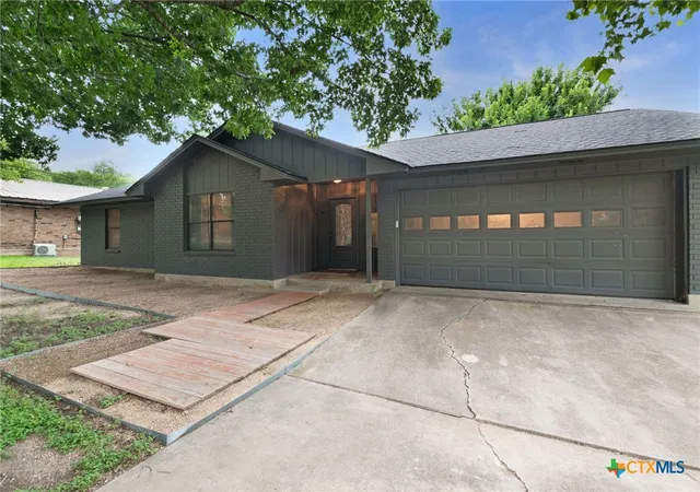 Photo 3 of Single family home for sale at 1501 Wofford Dr, Burnet, TX 78611 | MLS# 618698 | Listing updated on 2026-09-03