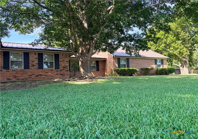 Photo 1 of Single family home for sale at 211 County Rd 128, Gatesville, TX 76528 | MLS# 618720 | Listing updated on 2026-09-07