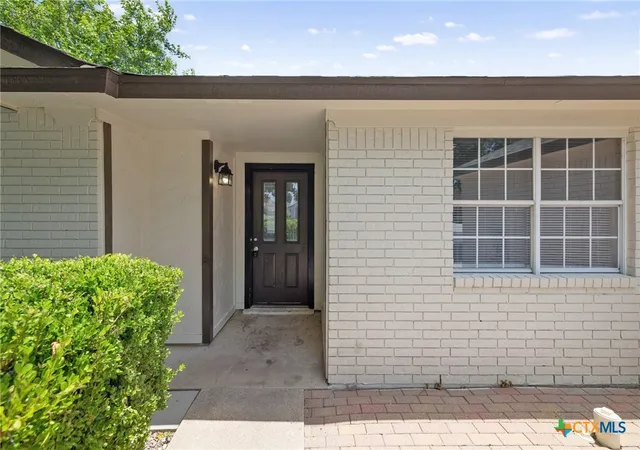 Photo 3 of Sale Pending at 1822 Dusk Dr, Killeen, TX 76543 | MLS# 618806 | Listing updated on 2026-08-20