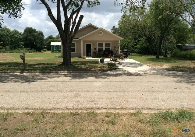 Photo 2 of Single family home for sale at 106 Center St, Cuero, TX 77954 | MLS# 616709 | Listing updated on 2026-08-20