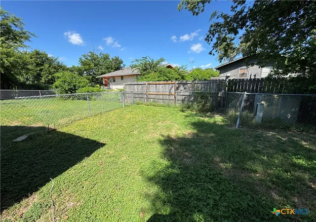Listing Photo 2 - Condo for sale in building located at 1203 Willow Springs Rd, Killeen, TX 76549