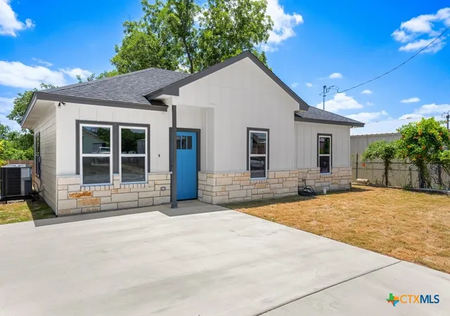 Photo 1 of Single family home for sale at 606 Bridge St, Gatesville, TX 76528 | MLS# 618811 | Listing updated on 2026-08-07