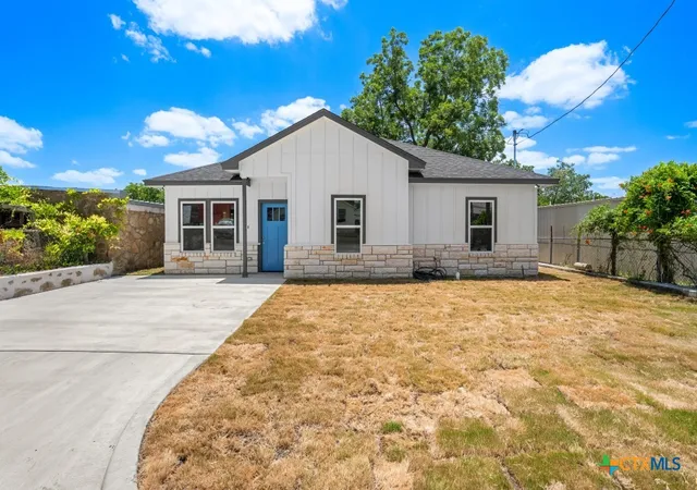 Photo 2 of Single family home for sale at 606 Bridge St, Gatesville, TX 76528 | MLS# 618811 | Listing updated on 2026-08-07