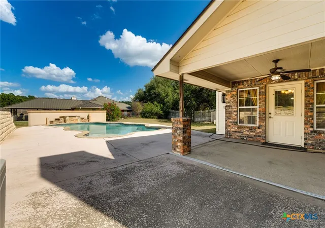 Photo 3 of Single family home for sale at 812 Taylor Crk Rd, Copperas Cove, TX 76522 | MLS# 618862 | Listing updated on 2026-09-11