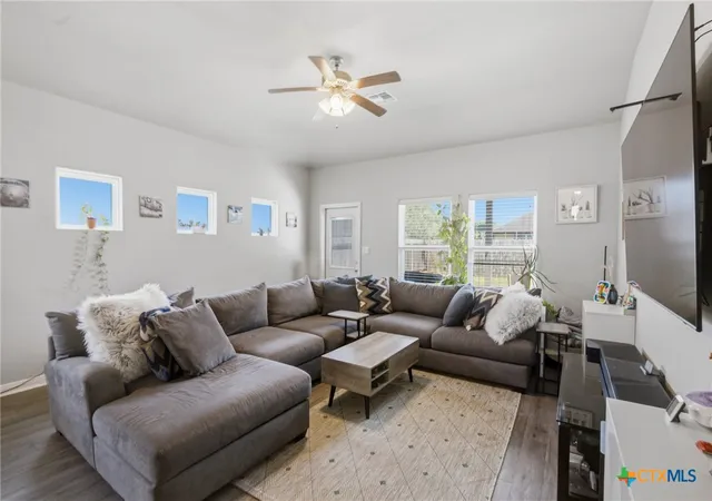 Photo 4 of Single family home for sale at 318 Brushy Crk, Victoria, TX 77904 | MLS# 618836 | Listing updated on 2026-09-10