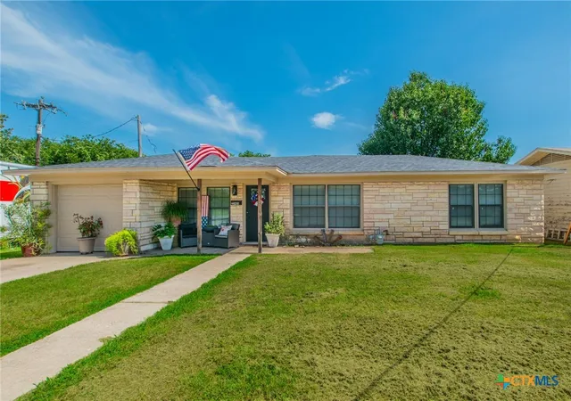 Photo 1 of Single family home for sale at 2401 Oak Dr, Gatesville, TX 76528 | MLS# 617724 | Listing updated on 2026-09-11
