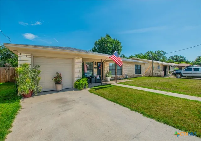Photo 2 of Single family home for sale at 2401 Oak Dr, Gatesville, TX 76528 | MLS# 617724 | Listing updated on 2026-09-11