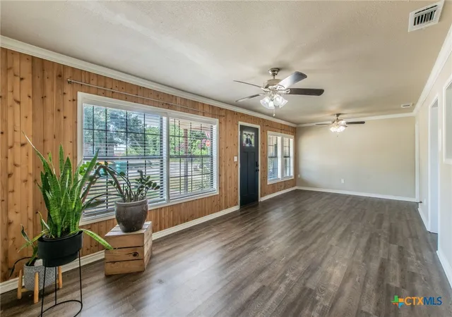 Photo 3 of Single family home for sale at 2401 Oak Dr, Gatesville, TX 76528 | MLS# 617724 | Listing updated on 2026-09-11