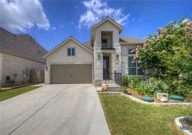Photo 3 of Single family home for sale at 415 Bridle Trl, New Braunfels, TX 78132 | MLS# 619021 | Listing updated on 2026-08-26