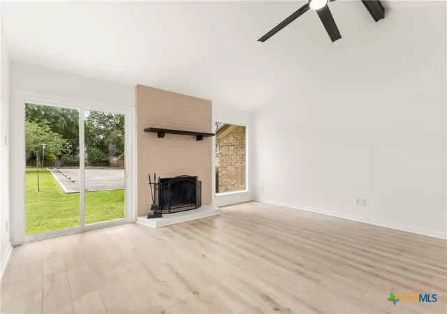 Listing Photo 4 - Condo for sale in building located at 655 Loop 337, New Braunfels, TX 78130 - Unit #202