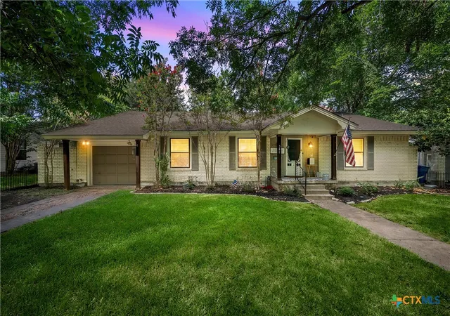 Photo 2 of Single family home for sale at 301 N 40th Street, Waco, TX 76710 | MLS# 619237 | Listing updated on 2026-08-24