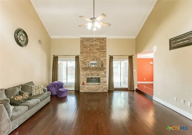 Photo 4 of Sale Pending at 402 Chimney Rock Dr, Victoria, TX 77904 | MLS# 619274 | Listing updated on 2026-08-11