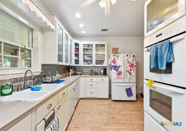 Photo 3 of Single family home for sale at 205 N Avenue E, Elgin, TX 78621 | MLS# 619278 | Listing updated on 2026-08-28