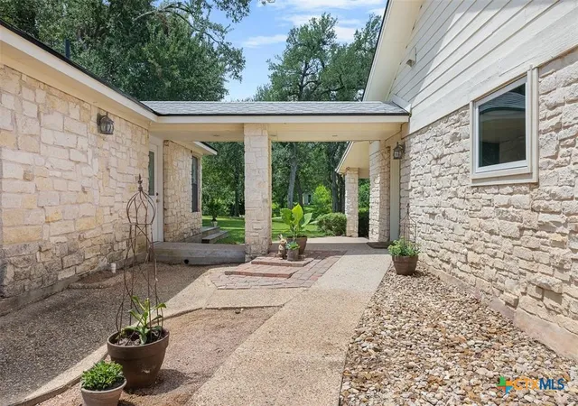 Photo 4 of Single family home for sale at 1102 N Ave F, Elgin, TX 78621 | MLS# 619287 | Listing updated on 2026-09-24