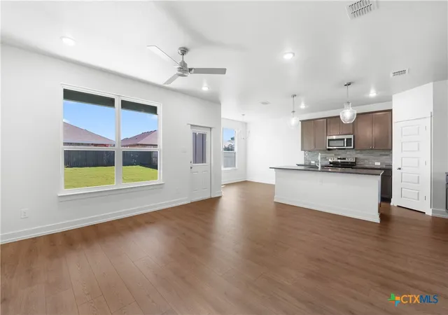 Photo 4 of Sale Pending at 9012 Chalk Maple Dr, Killeen, TX 76542 | MLS# 618566 | Listing updated on 2026-09-10