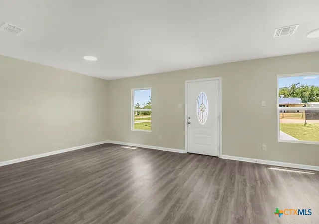 Photo 3 of Single family home for sale at 808 E 6th Street, Nixon, TX 78140 | MLS# 617586 | Listing updated on 2026-09-16