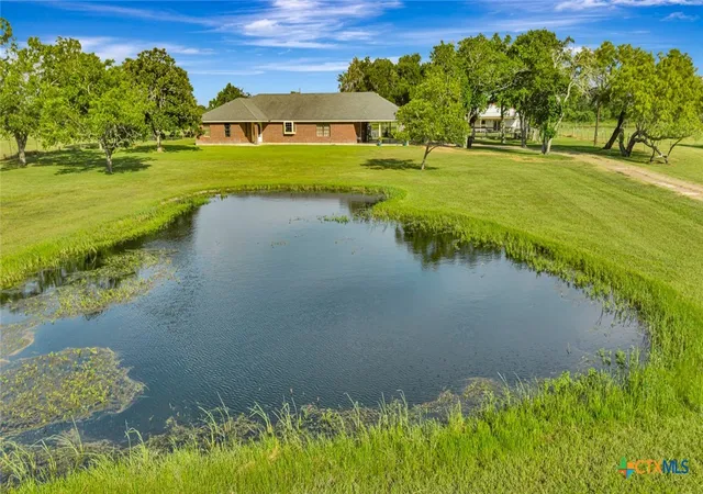 Photo 2 of Single family home for sale at 213 Wearden Dr, Victoria, TX 77904 | MLS# 619330 | Listing updated on 2026-08-11