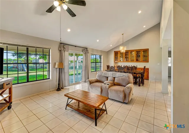 Photo 3 of Single family home for sale at 213 Wearden Dr, Victoria, TX 77904 | MLS# 619330 | Listing updated on 2026-08-11