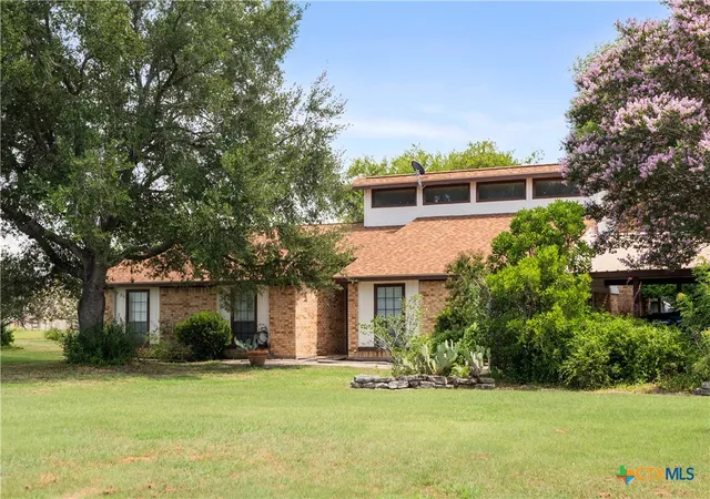 Photo 2 of Single family home for sale at 4911 Youngsford Rd, Marion, TX 78124 | MLS# 619261 | Listing updated on 2026-08-27