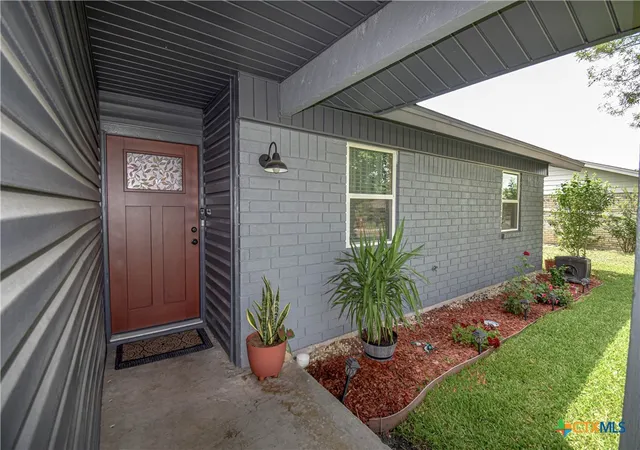 Photo 3 of Single family home for sale at 1704 Godman St, Killeen, TX 76543 | MLS# 619450 | Listing updated on 2026-09-10