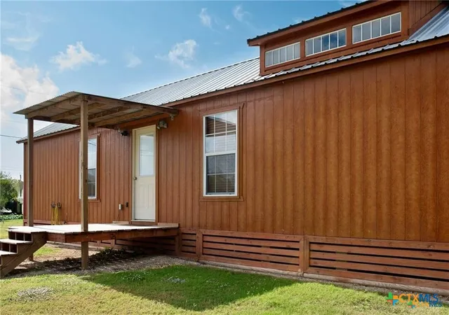 Photo 4 of Single family home for sale at 1101-1103 W Houston Ave, Seadrift, TX 77983 | MLS# 619458 | Listing updated on 2026-09-14