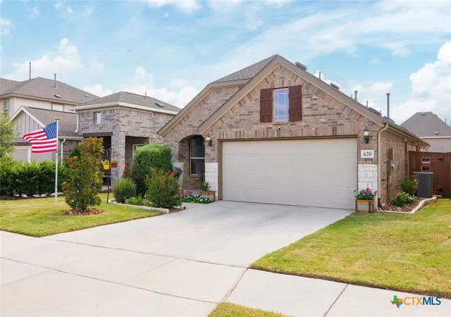 Photo 2 of Sale Pending at 620 Navarro St, New Braunfels, TX 78132 | MLS# 619465 | Listing updated on 2026-08-13