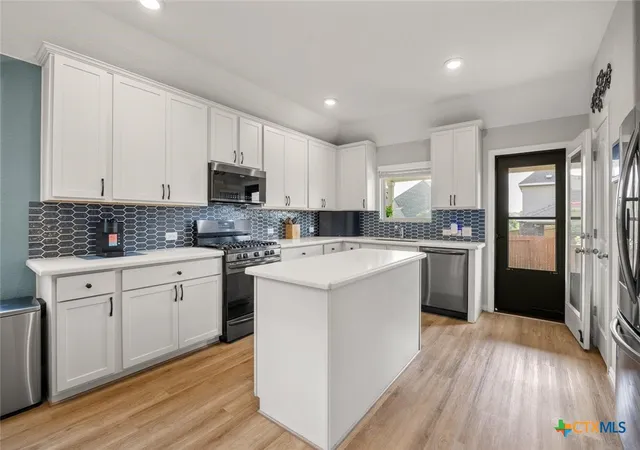 Photo 3 of Sale Pending at 620 Navarro St, New Braunfels, TX 78132 | MLS# 619465 | Listing updated on 2026-08-13