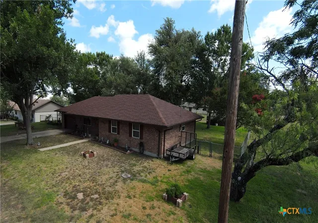 Photo 3 of Single family home for sale at 802 W 25th Street, Cameron, TX 76520 | MLS# 618996 | Listing updated on 2026-08-19