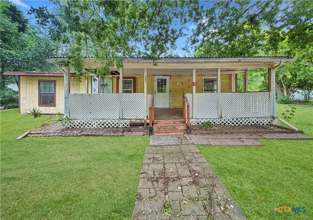 Photo 1 of Single family home for sale at 303 N Lexington St, Holland, TX 76534 | MLS# 619537 | Listing updated on 2026-09-10