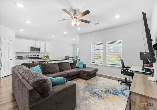 Photo 2 of Single family home for sale at 165 Hugh Dr, Killeen, TX 76542 | MLS# 619572 | Listing updated on 2026-08-24