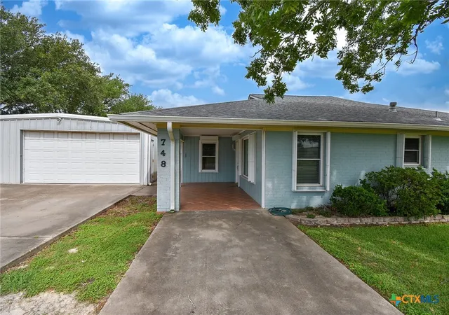 Photo 2 of Sale Pending at 748 W Bayshore Dr, Palacios, TX 77465 | MLS# 619667 | Listing updated on 2026-09-15