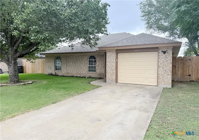 Photo 1 of Sale Pending at 3607 Crescent Dr, Killeen, TX 76543 | MLS# 619682 | Listing updated on 2026-09-09