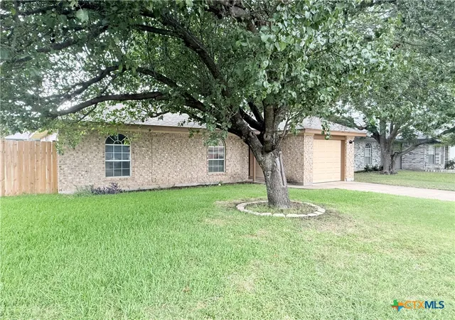 Photo 3 of Sale Pending at 3607 Crescent Dr, Killeen, TX 76543 | MLS# 619682 | Listing updated on 2026-09-09