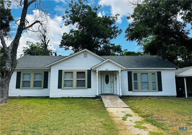 Photo 1 of Sale Pending at 226 Duggan St, Seguin, TX 78155 | MLS# 619715 | Listing updated on 2026-08-06