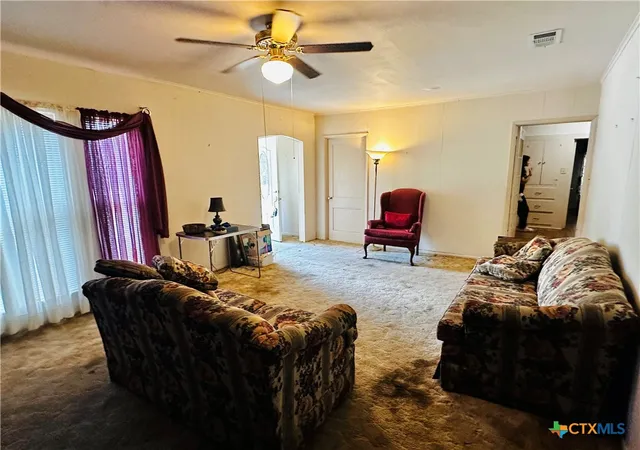 Photo 4 of Sale Pending at 226 Duggan St, Seguin, TX 78155 | MLS# 619715 | Listing updated on 2026-08-06