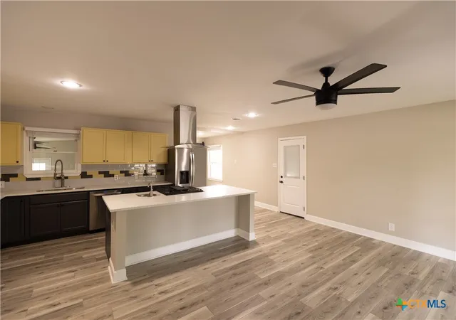 Photo 3 of Single family home for sale at 22 Steele St, Lampasas, TX 76550 | MLS# 619718 | Listing updated on 2026-09-01