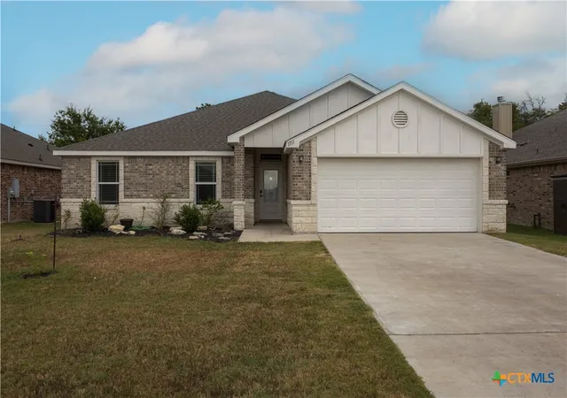 Photo 2 of Single family home for sale at 1711 Fossil Trl, Belton, TX 76513 | MLS# 619646 | Listing updated on 2026-09-26
