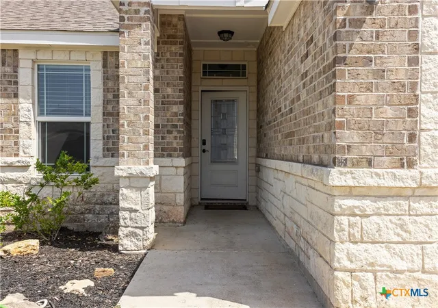 Photo 3 of Single family home for sale at 1711 Fossil Trl, Belton, TX 76513 | MLS# 619646 | Listing updated on 2026-09-26