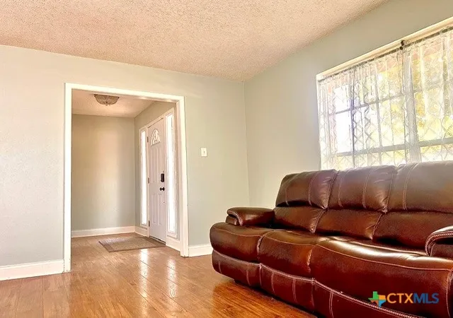 Photo 3 of Single family home for sale at 3303 Lake Charles Ave, Killeen, TX 76543 | MLS# 619851 | Listing updated on 2026-08-28
