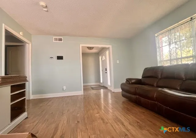 Photo 4 of Single family home for sale at 3303 Lake Charles Ave, Killeen, TX 76543 | MLS# 619851 | Listing updated on 2026-08-28